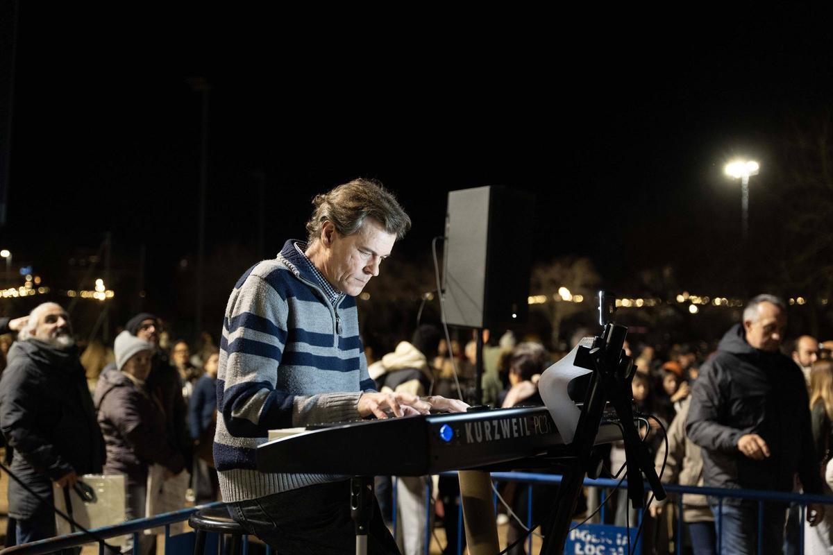 Fotogalería | Badajoz se vuelca un año más con la Noche de los Deseos a orillas del Guadiana