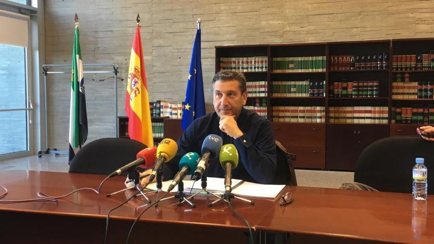 La Junta prevé firmar &quot;en 15 días&quot; el nuevo plan de empleo de Extremadura para 2018 y 2019