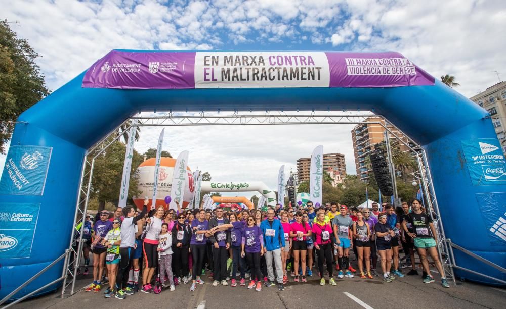 Búscate en la galería de fotos de la Marxa contra la Violencia de Género