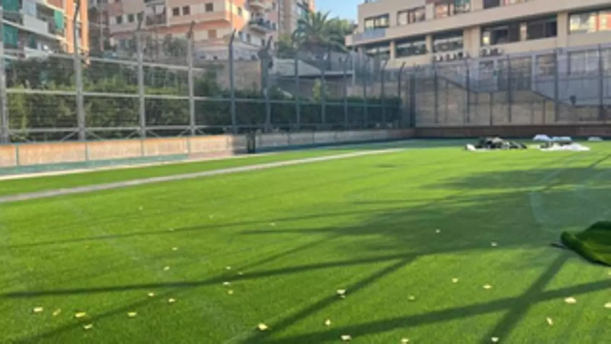 L'Hospitalet renueva el césped artificial de varios campos de fútbol de las instalaciones deportivas municipales
