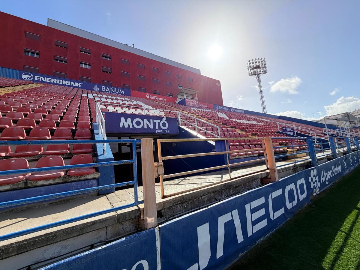 Estadio Francisco de la Hera.