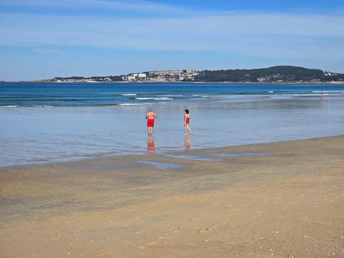 La radiante imagen que ofreció estos días la playa de A Lanzada, durante la llamativa bajamar.