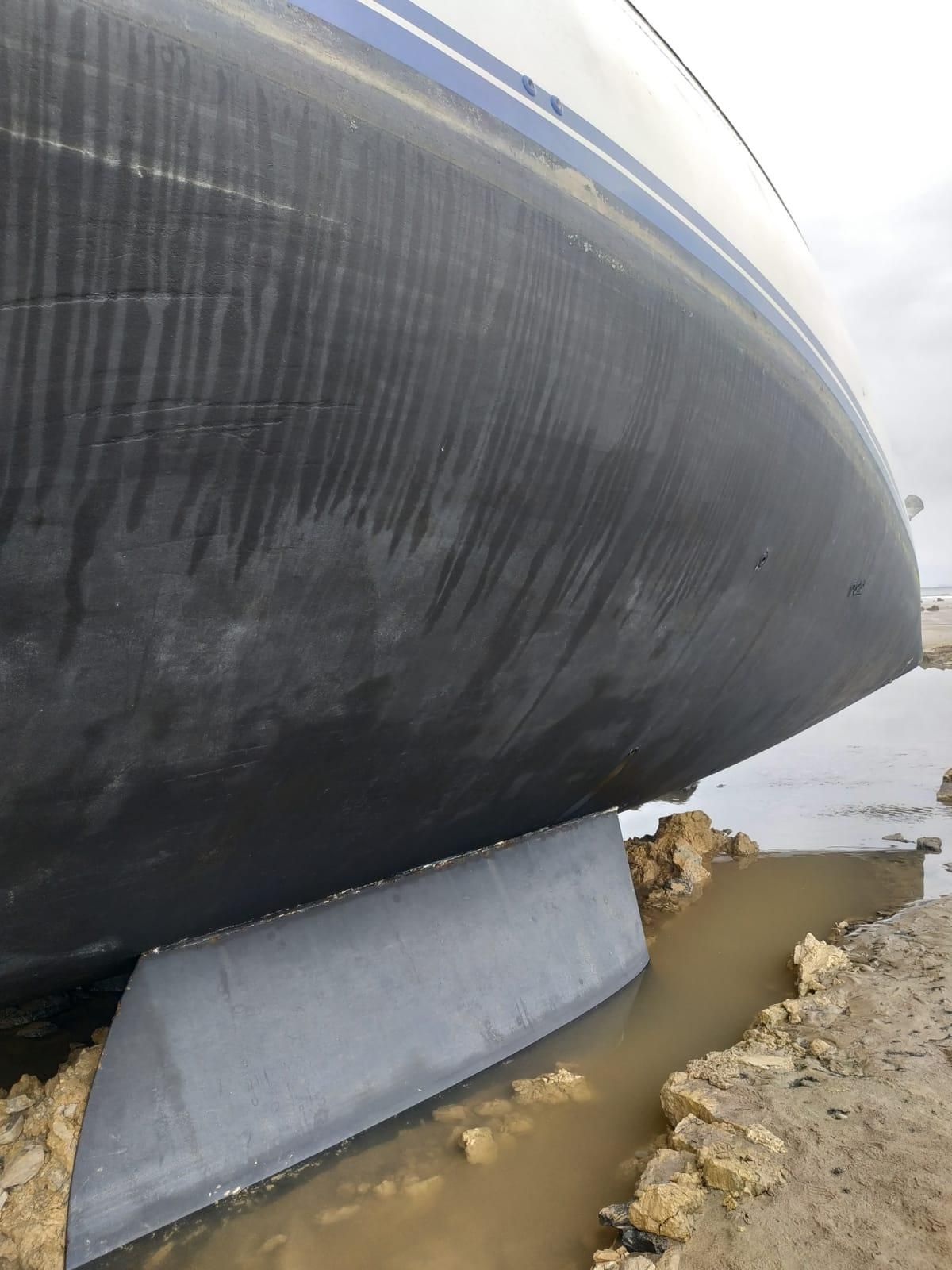 VELERO VARADO (10).jpeg