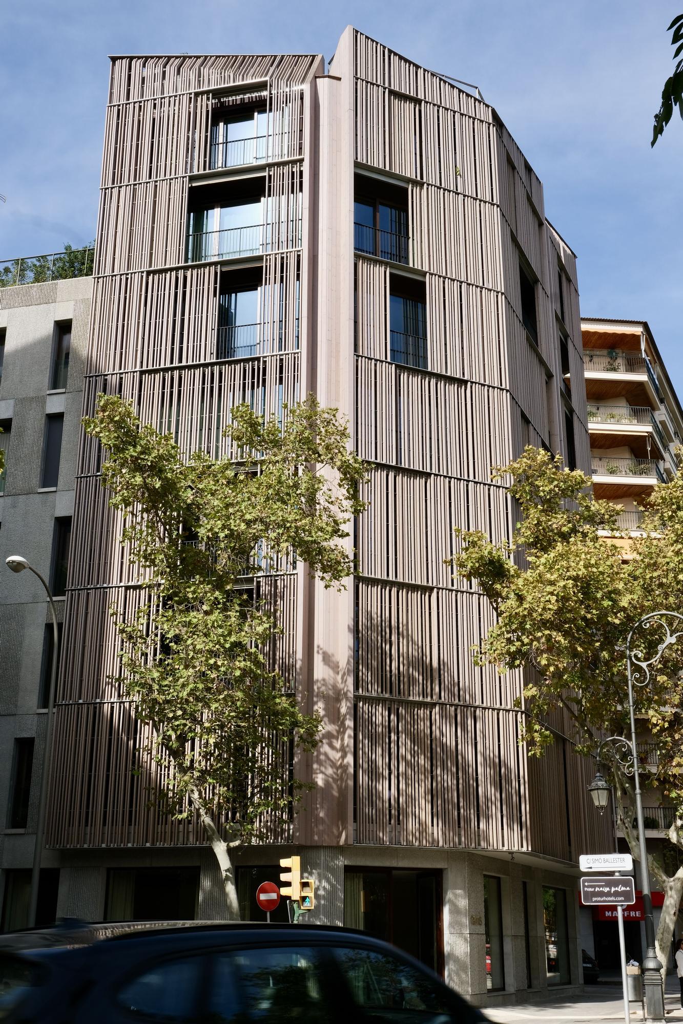 Vista del nuevo edificio levantado en el número 15 de Paseo Mallorca, en Palma