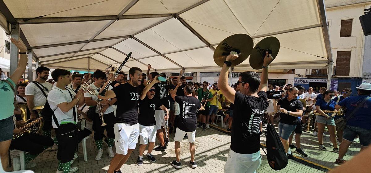 Primer fin de semana de fiestas patronales en Tavernes de la Valldigna