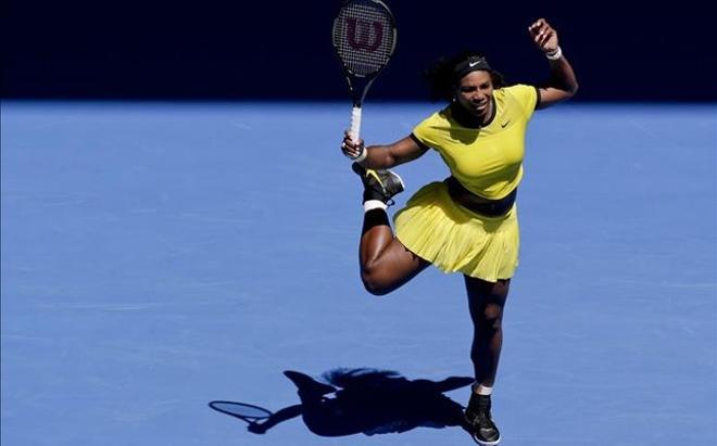 Serena Williams ha lucido un nuevo modelo con el ombligo al aire