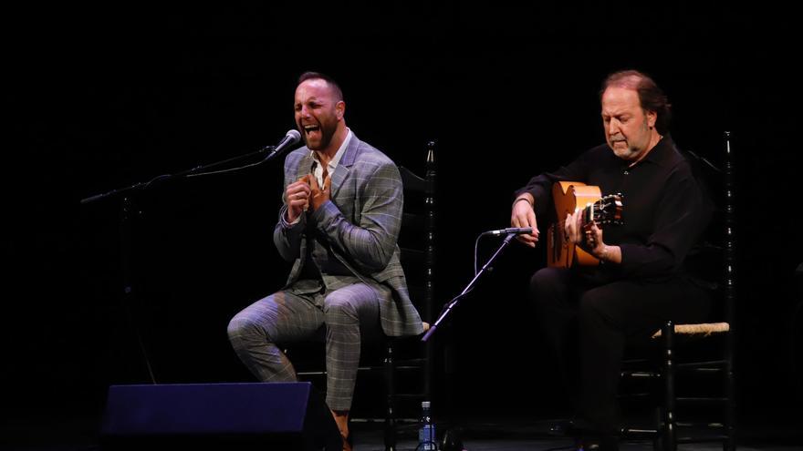 Los aspirantes de Cante llenan con quejíos flamencos el escenario del Teatro Góngora