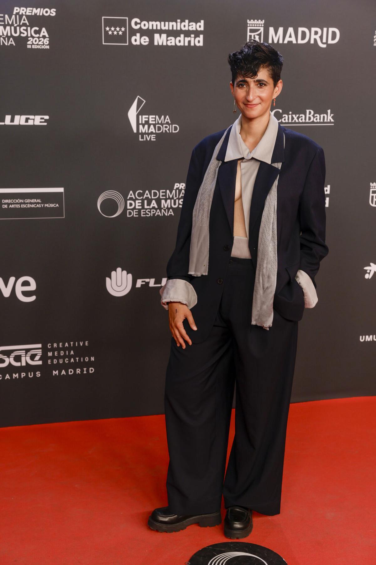 La actriz y cineasta Alba Flores posa a su llegada a la gala de entrega de la III edición de los Premios de la Academia de la Música de España este martes, en Madrid