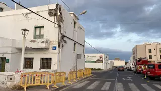 Susto en el barrio de Valterra en Arrecife: desprendimientos en una vivienda obligan a intervenir a los bomberos