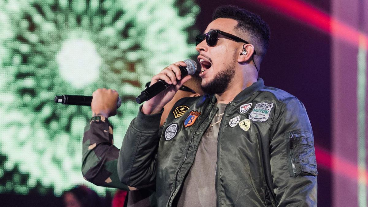 FILES) In this file photo taken on June 04, 2016 South African rap sensation Kiernan Forbes, popularly known as AKA,performs at the 22nd annual South African Music Awards (SAMAS) at the Durban International Convention Centre in Durban on June 4, 2016. - South African rap sensation Kiernan Forbes, popularly known as AKA, has been shot dead outside a restaurant on a popular nightlife street in the southeastern Durban city, his family said on February 11, 2023. He was aged 35. He was gunned down in the night of February 10, 2023 alongside another man while they were walking towards their car from a restaurant. (Photo by RAJESH JANTILAL / AFP)