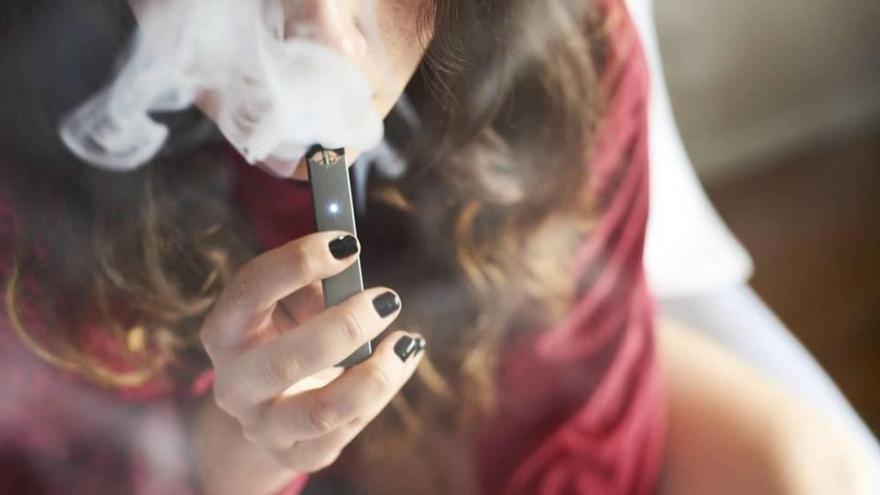 La peligrosa moda del vapeo entre los jóvenes