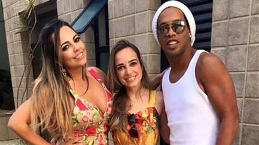 Ronaldinho es casarà amb dues dones aquest estiu