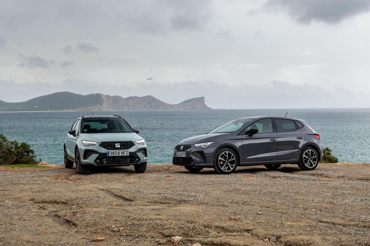 Seat Arona (izquierda) y Seat Ibiza (derecha)