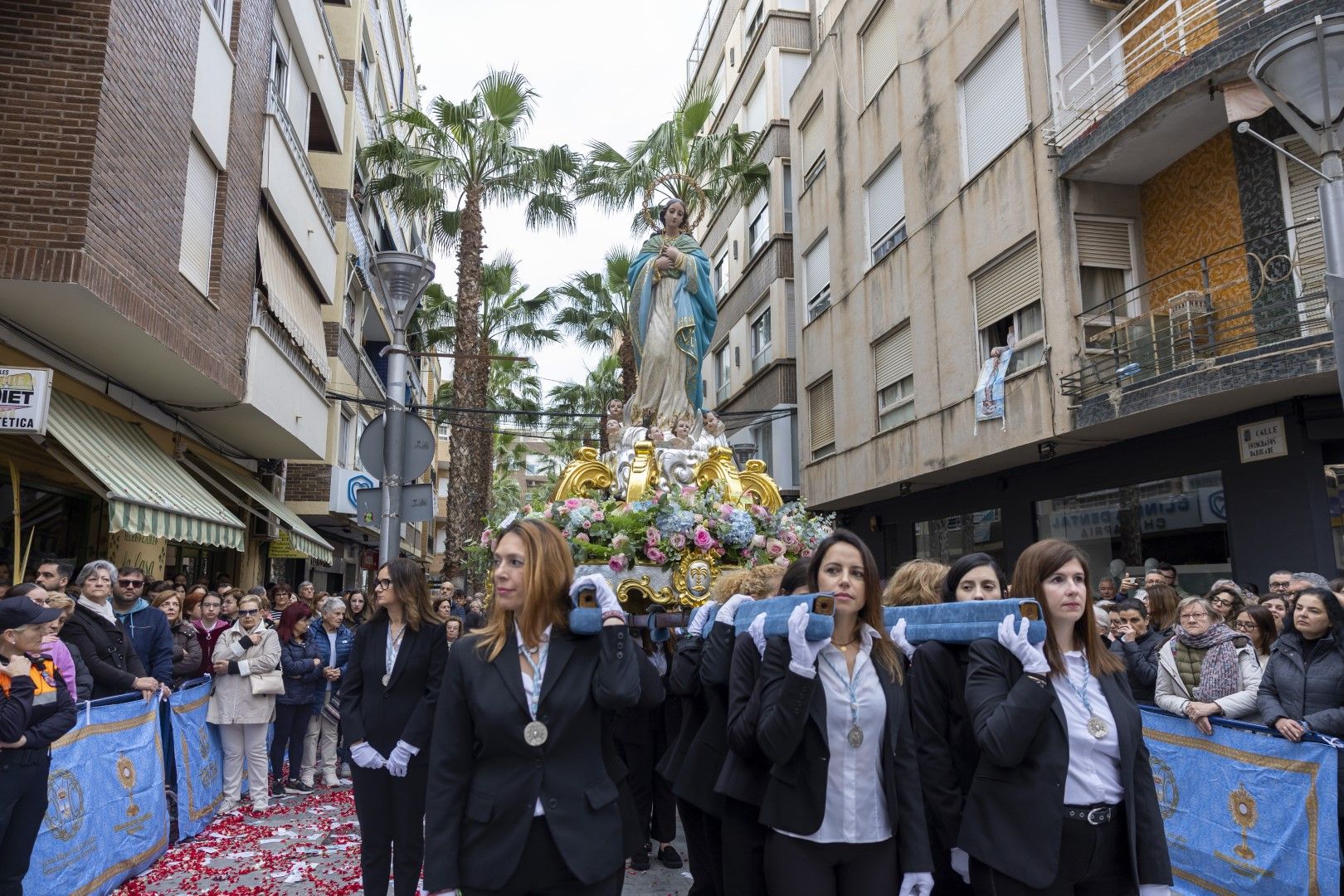 Emotivo Encuentro del Domingo de Resurrección en Torrevieja