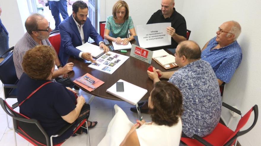 Reunión del PSOE con las federaciones de asociaciones de vecinos de Málaga Cívilis y Unidad.