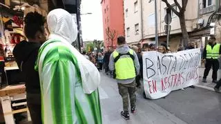 Una manifestación "contra la inseguridad y la violencia" en Mataró acaba con gritos de 'arriba España' y saludos fascistas