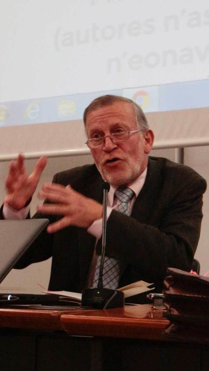 Xuan Xosé Sánchez Vicente y Roberto GonzálezQuevedo, en L'Arribada