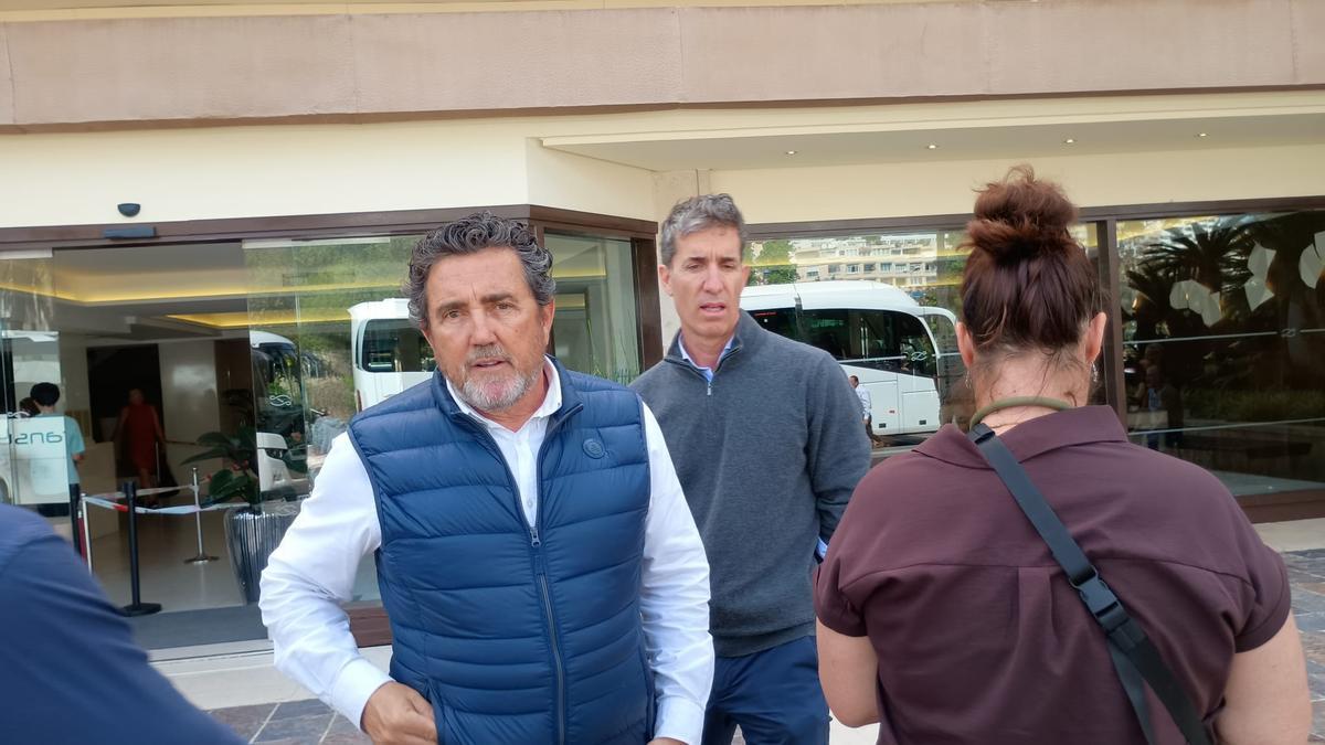 El alcalde de Calvià, Juan Antonio Amengual, a la salida del hotel.
