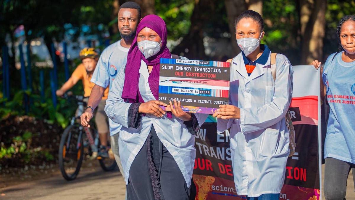 Manifestación científica el 13 de mayo en  Dar es Salaam, Tanzania.