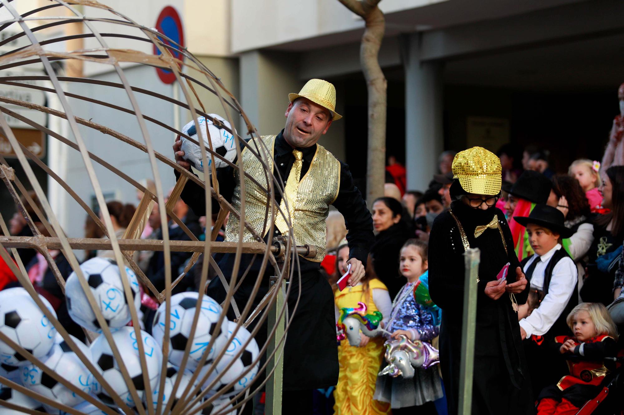 Todas las imágenes de la rúa de carnaval 2023 en Santa Eulària