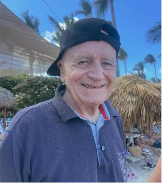 María Monfort se despide de 2023 con una foto de su abuelo Abel Matutes: "Es una persona increíble"