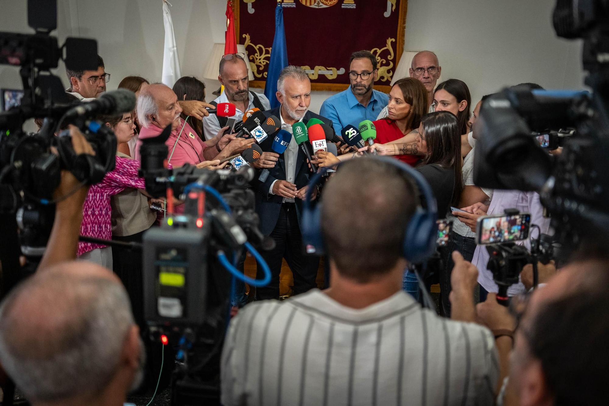 Sánchez y Clavijo se reúnen en La Palma para abordar la crisis migratoria en las Islas