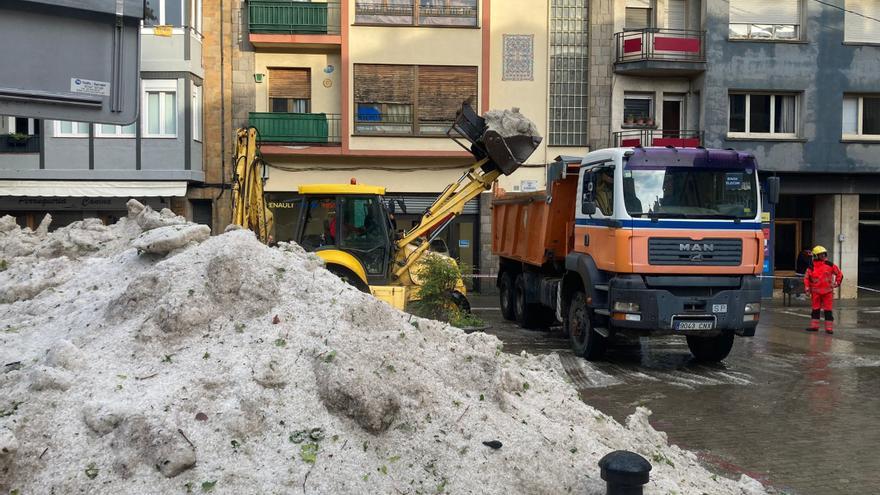 Sant Hilari torna a la normalitat després de retirar set camions de pedra en una calamarsada &quot;mai vista&quot;