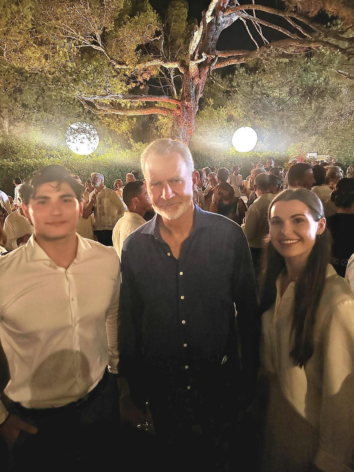 Elisabeth Reynes posa con el Rey Felipe VI