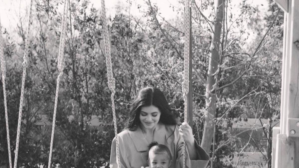 Kylie Jenner celebra el día de la madre junto a Stormi