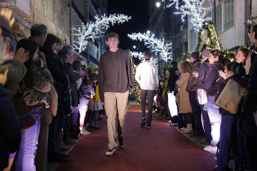 La 'Shopping Night' navideña seduce a los compradores de Cartagena