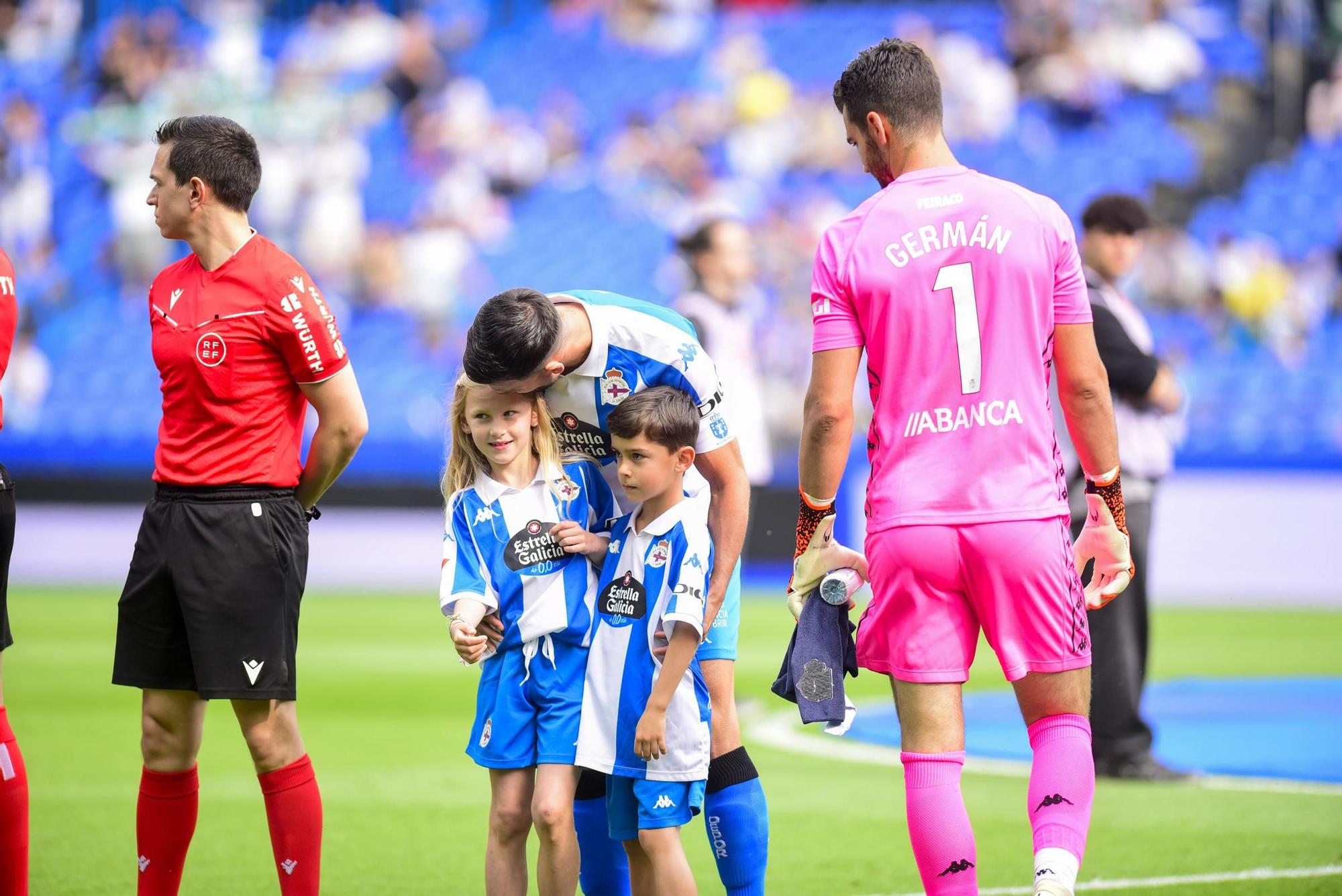 El Dépor cae goleado (0-4) por el Elche para cerrar la temporada 2025-25 en Riazor