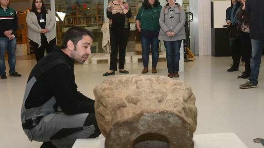 Una visita guiada al Museo de Pontevedra. // R. Vázquez