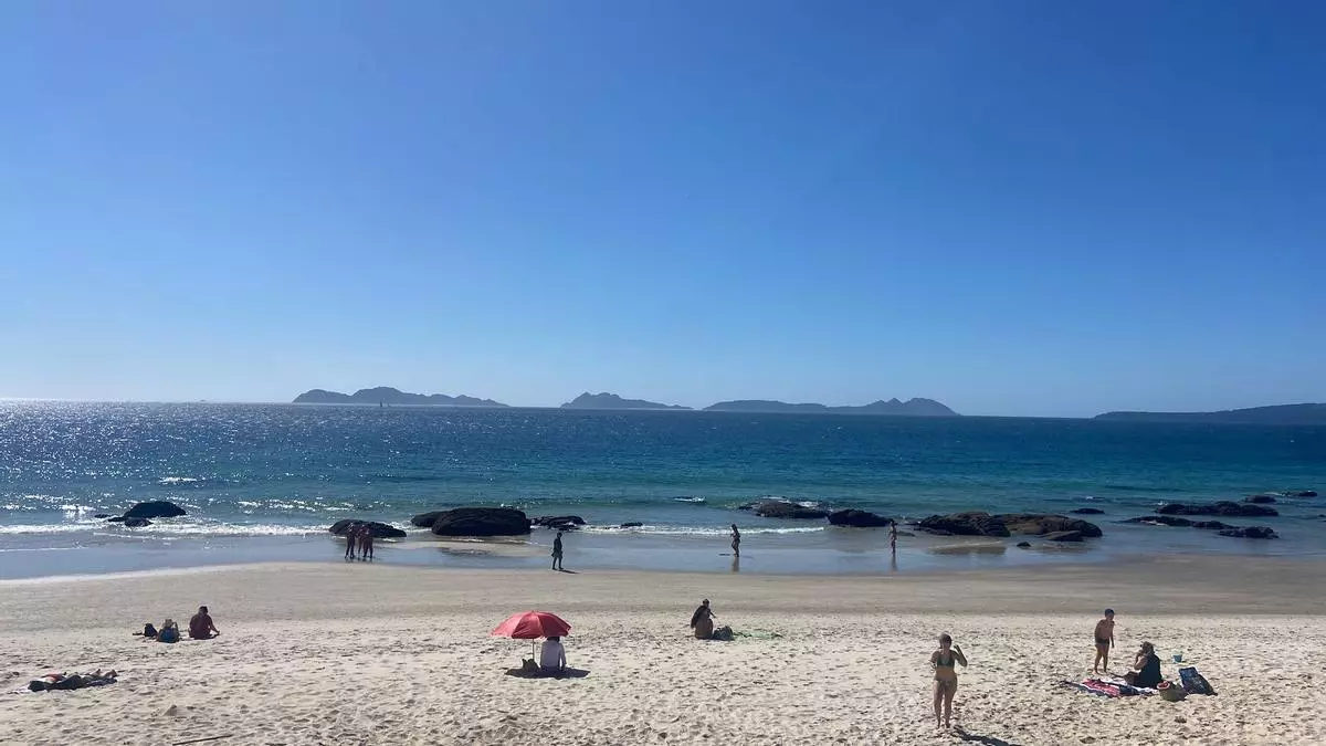 El nordés parte Galicia en dos zonas climáticas: calor en el sur, más fresco en el norte