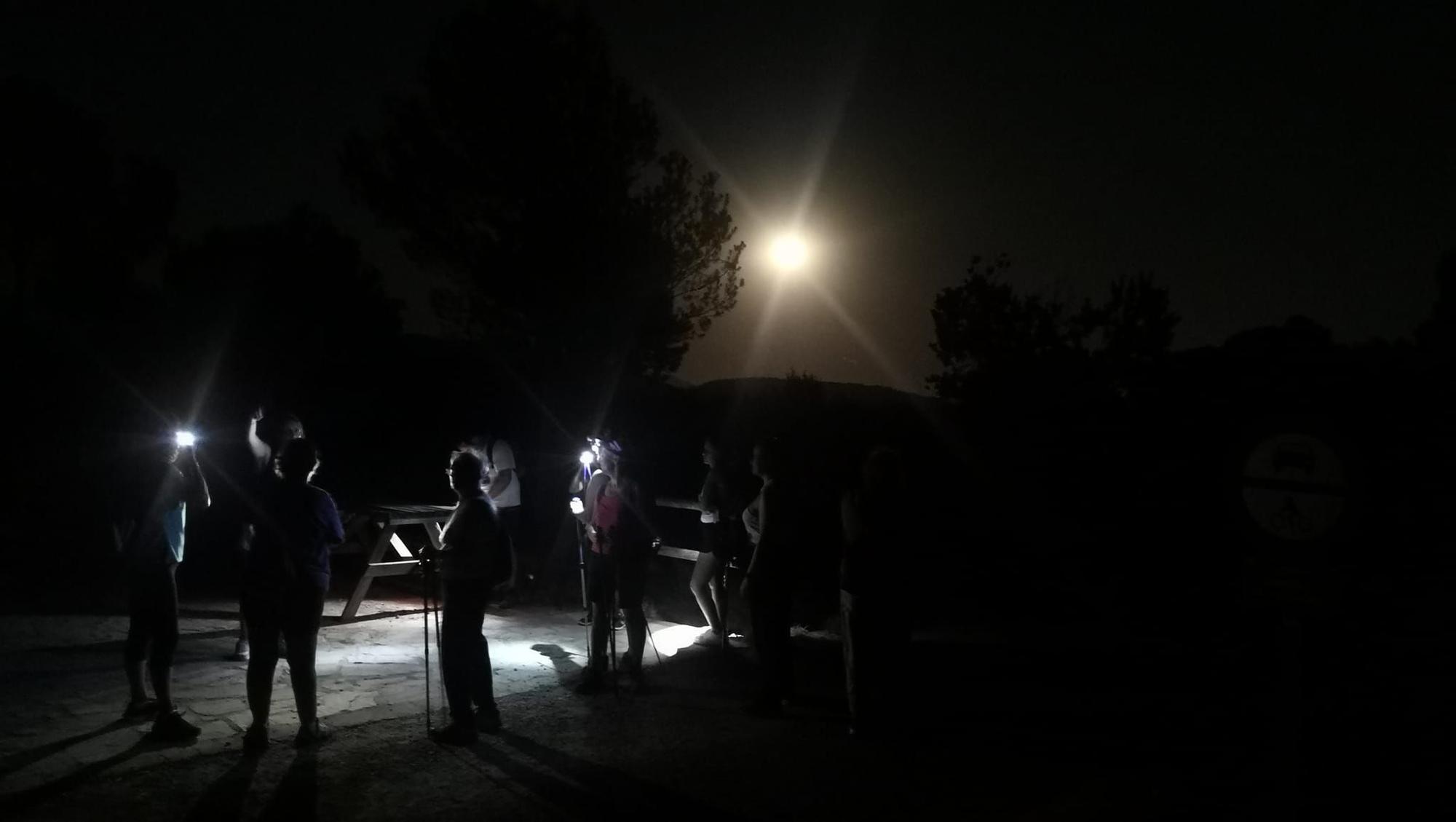 Navajas disfruta con la 'superluna' de agosto
