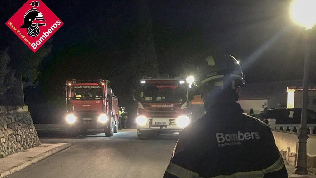 Incendio en una zona forestal de Parcent