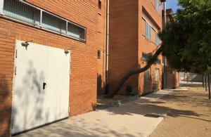 Mataró instal·la portes reforçades i reixes en escoles per evitar robatoris durant l’estiu