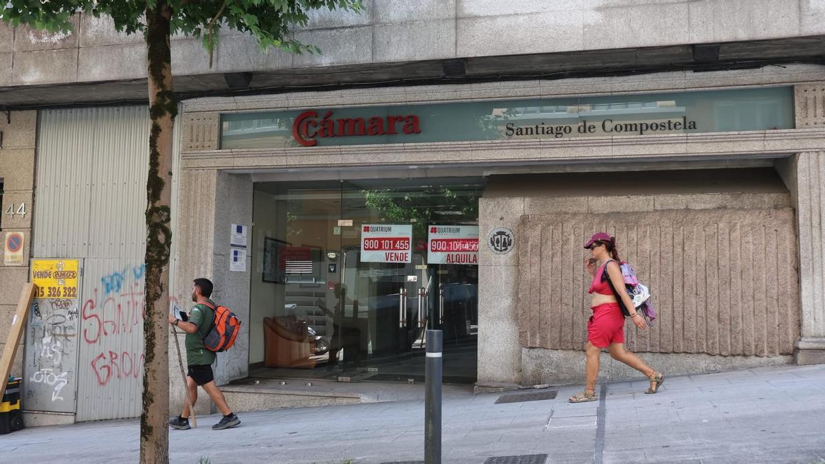 La nueva sede de la Diputación se situará en el bajo del número 44 de la calle San Pedro Mezonzo, en pleno Ensanche compostelano.