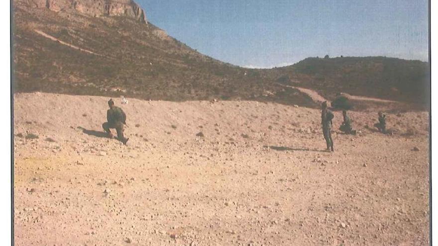 Reconstrucción de los hechos realizada por la Guardia Civil en el campo de maniobras de Agost.