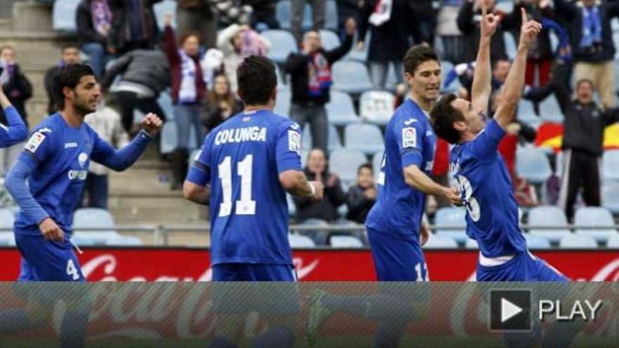 Los jugadores del Getafe celebran su gol