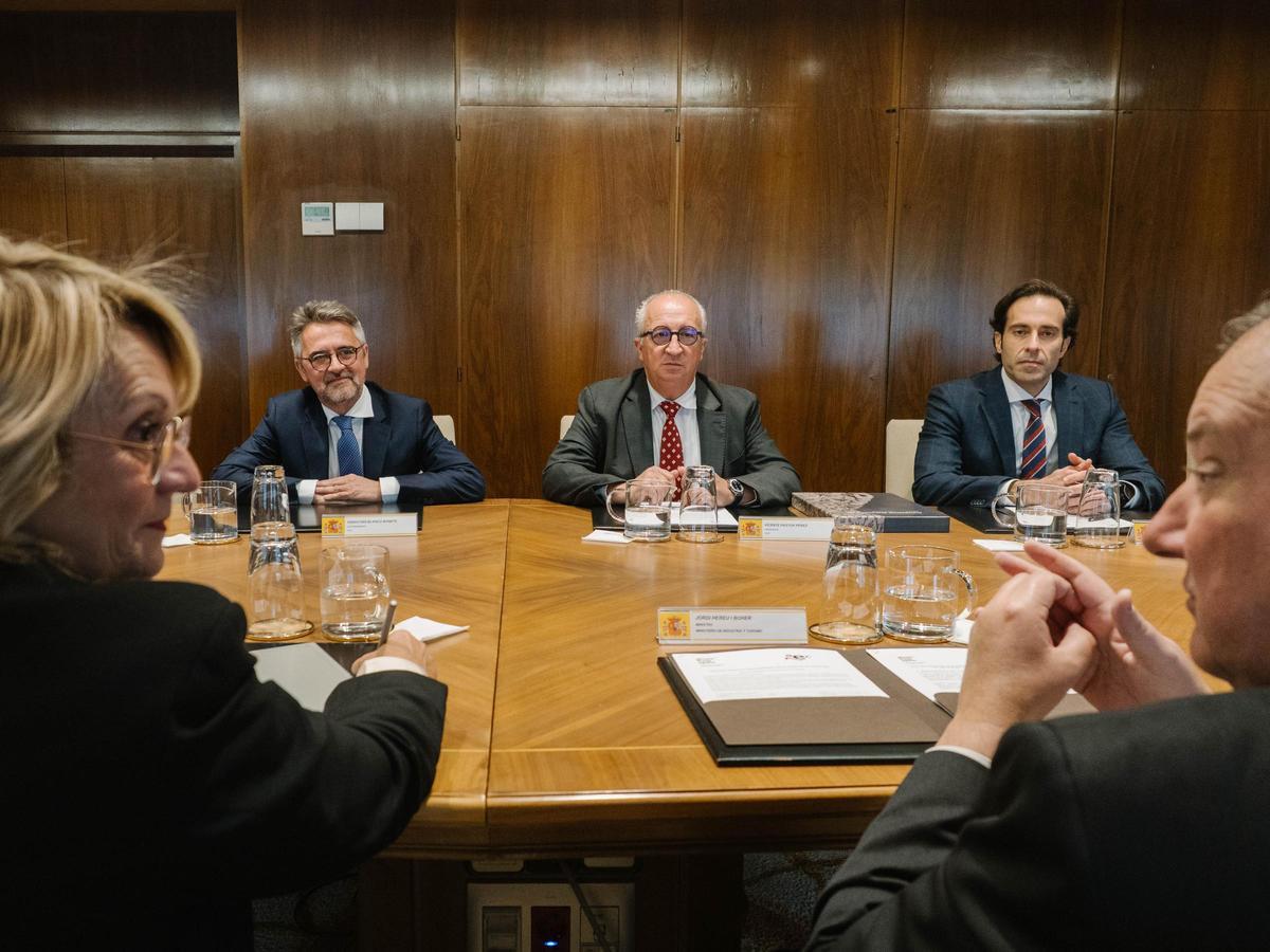Vicente Pastor, durante la reunión en el Ministerio de Industria.