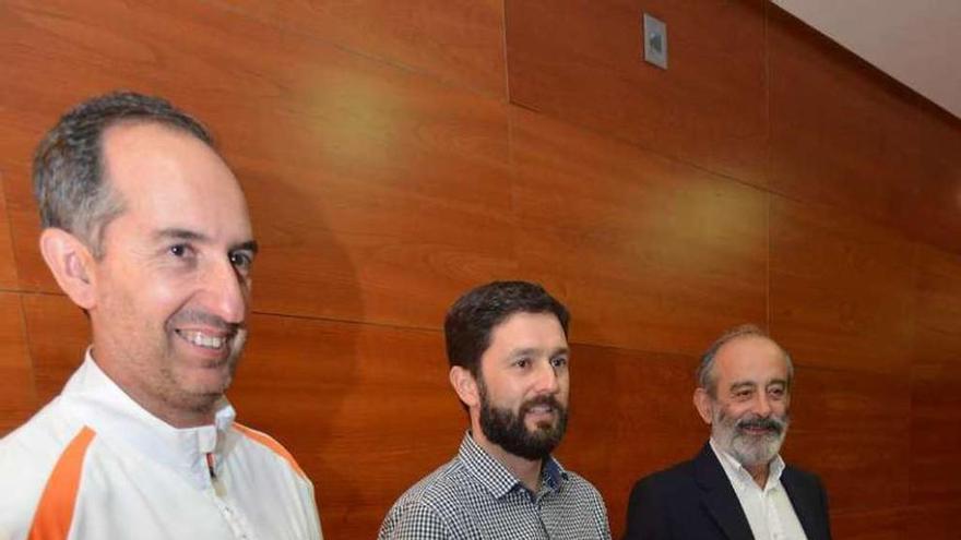 Noli Álvarez, Jesús Sueiro y Paco Hernández en la presentación.// G.S