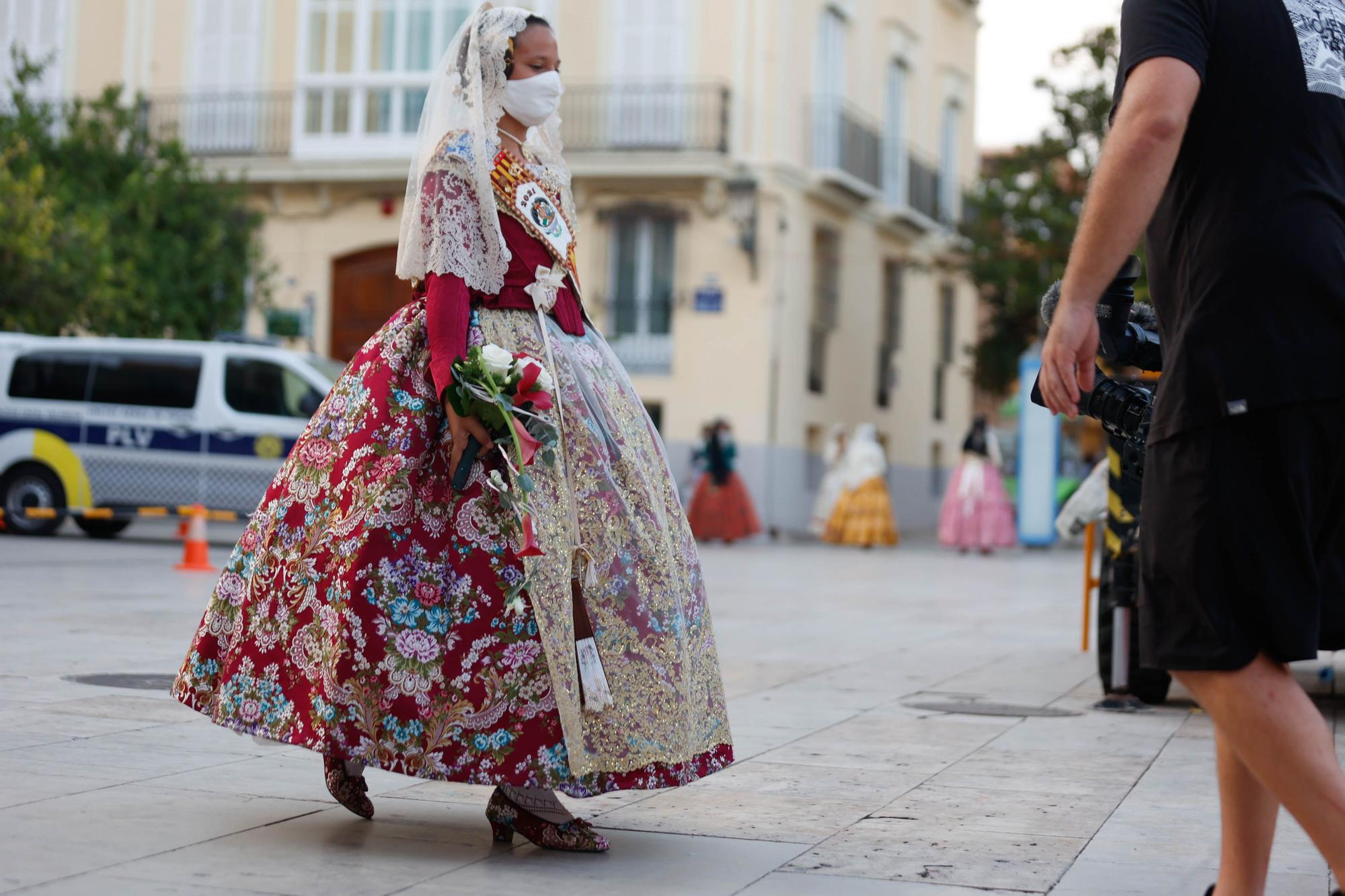 Búscate en el segundo día de Ofrenda por la calle Caballeros (entre las 19.00 y las 20.00 horas)