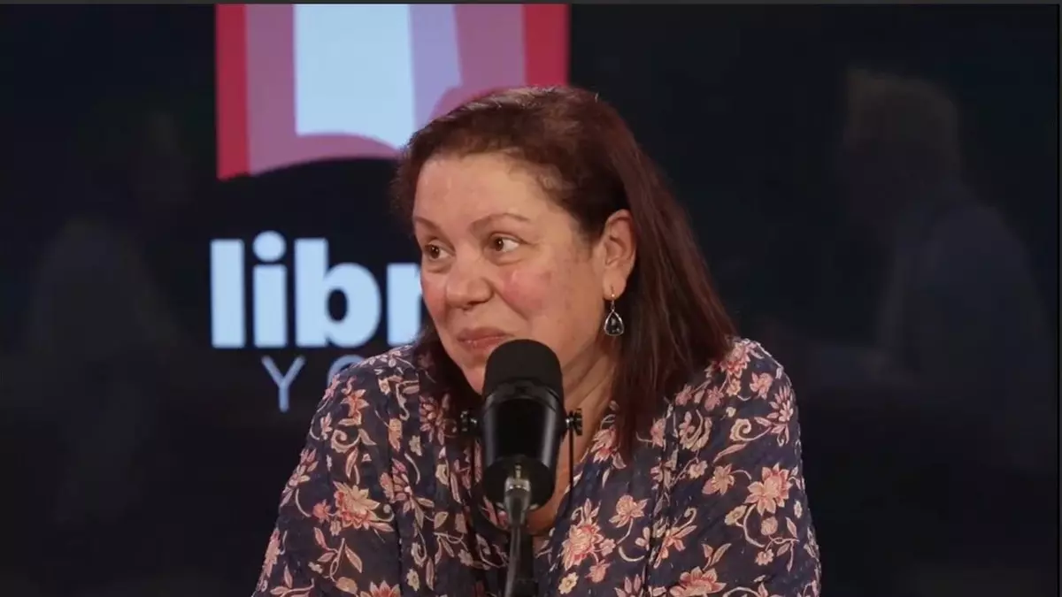 Care Santos: "No me acaba de gustar la etiqueta de novela histórica"