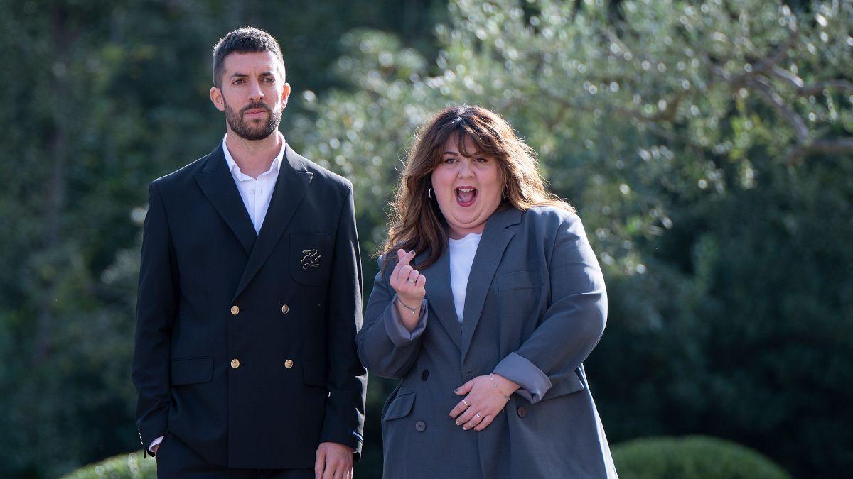 David Broncano y una de las colaboradoras de 'La revuelta', Lalachus, en la recepción de los Ondas en el palacete Albéniz de Barcelona