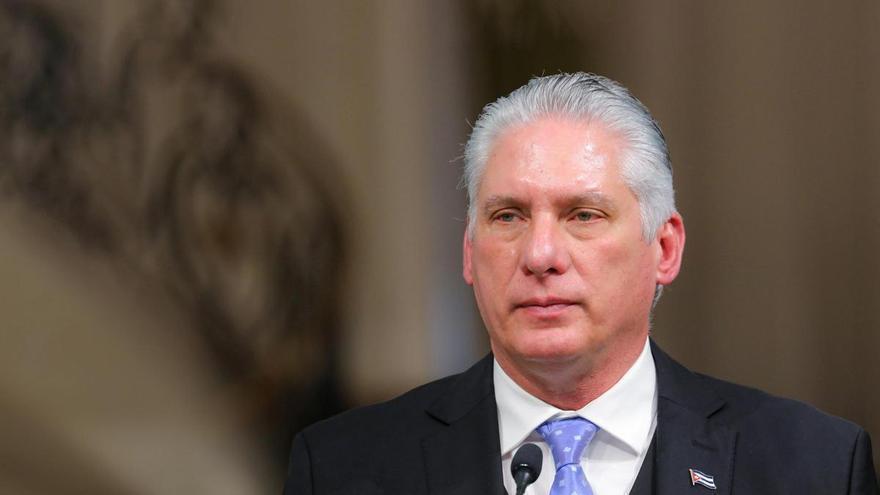 El presidente de Cuba afirma que la isla "debe prepararse para una posible guerra" con EEUU