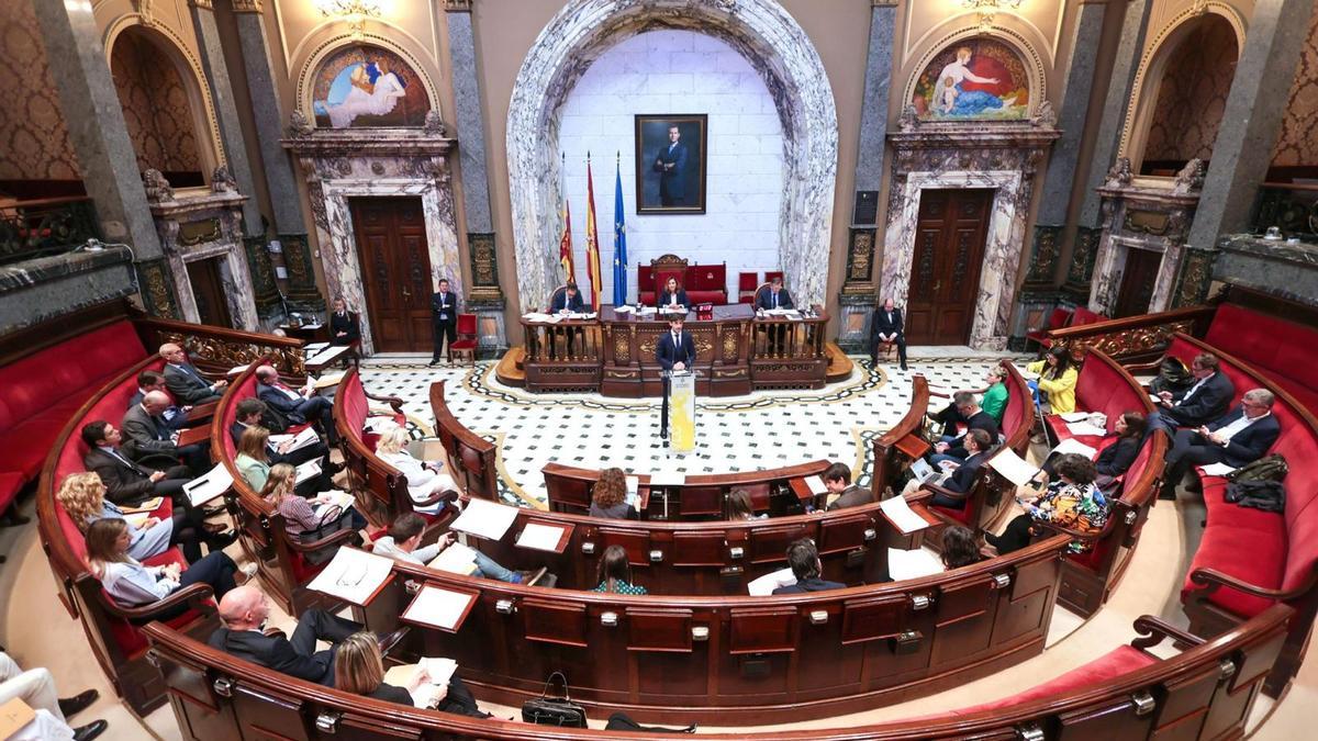 Los grupos políticos en el pleno extraordinario de este viernes dedicado a la prolongación del túnel de Serrería