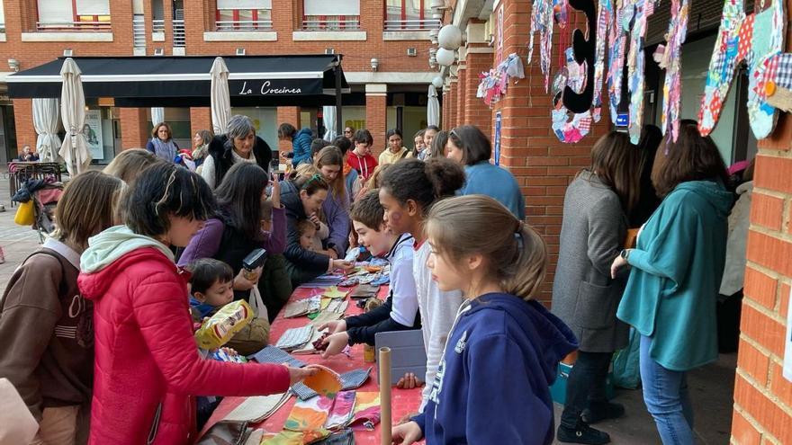 El mercadillo del trueque solidario en La Fresneda. | IES La Fresneda