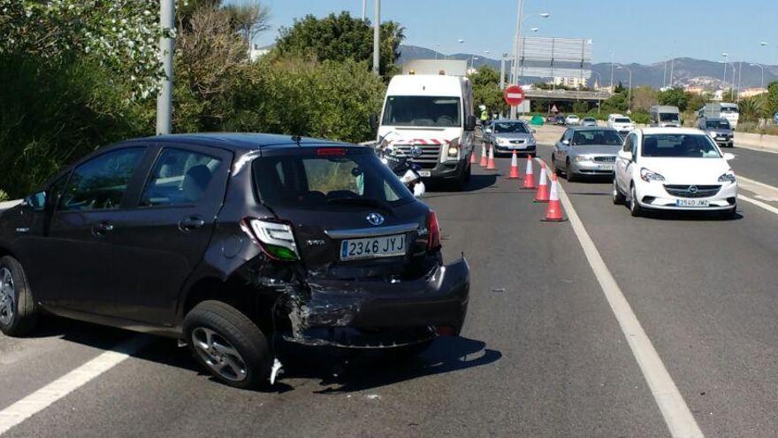 Uno de los coches implicados en el siniestro