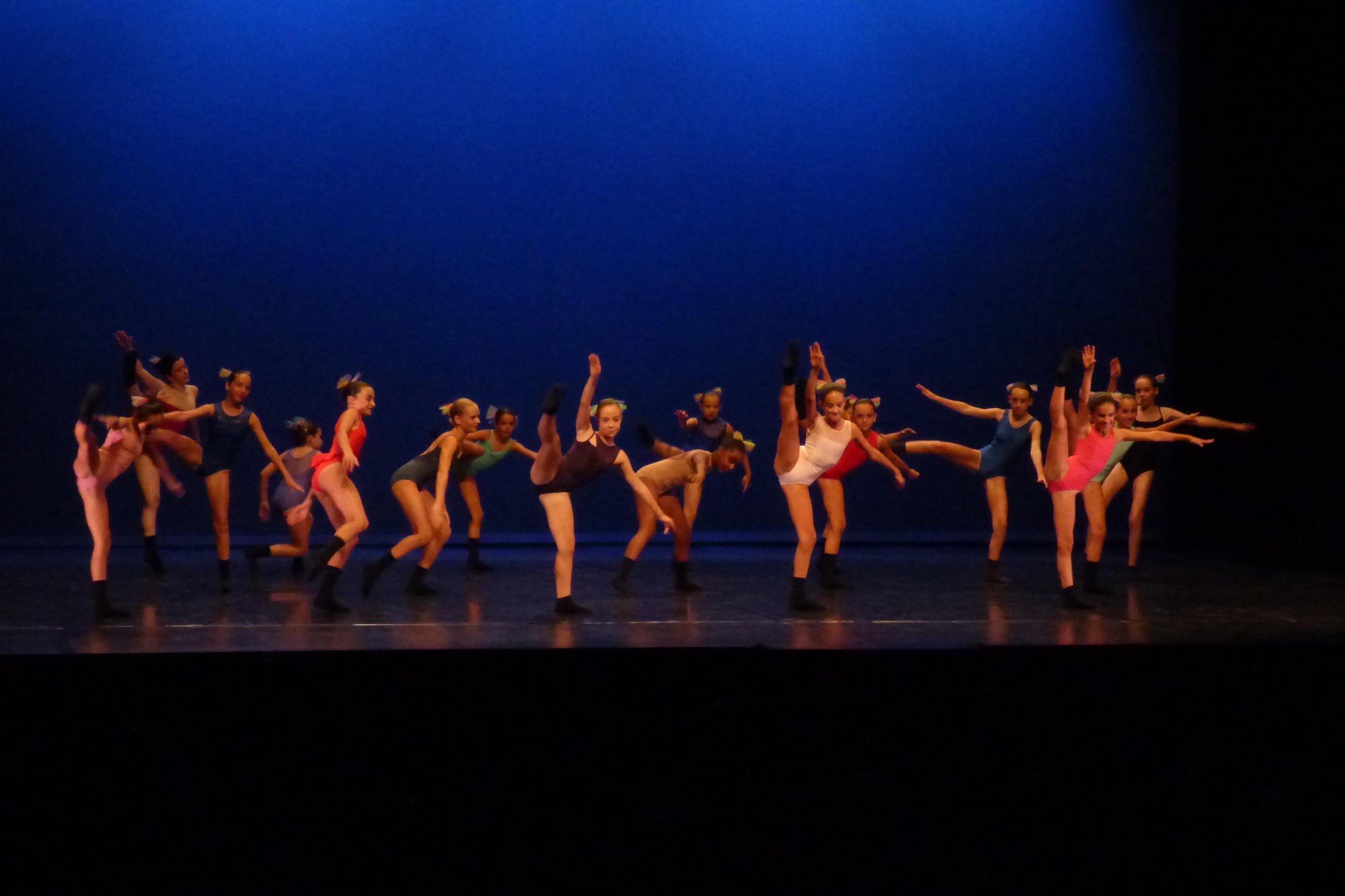 La coreografía de Escuela de Danza Esmeralda per les alumnes de l'Stage Intensiu de l'Escola de Dansa Marta Coll