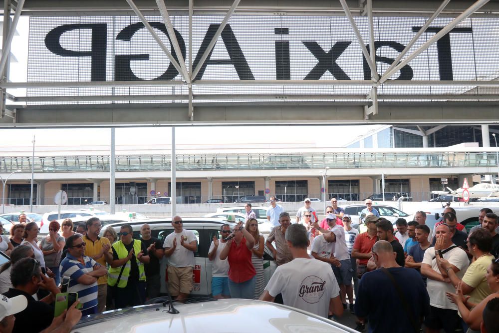 Manifestación de taxistas contra Cabify